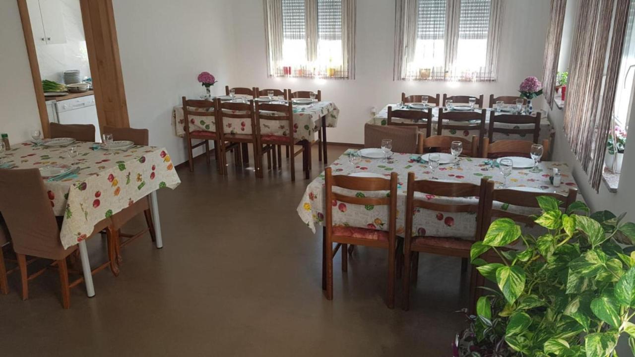 Sobe Mrak Acomodação com café da manhã Bjelovar Exterior foto