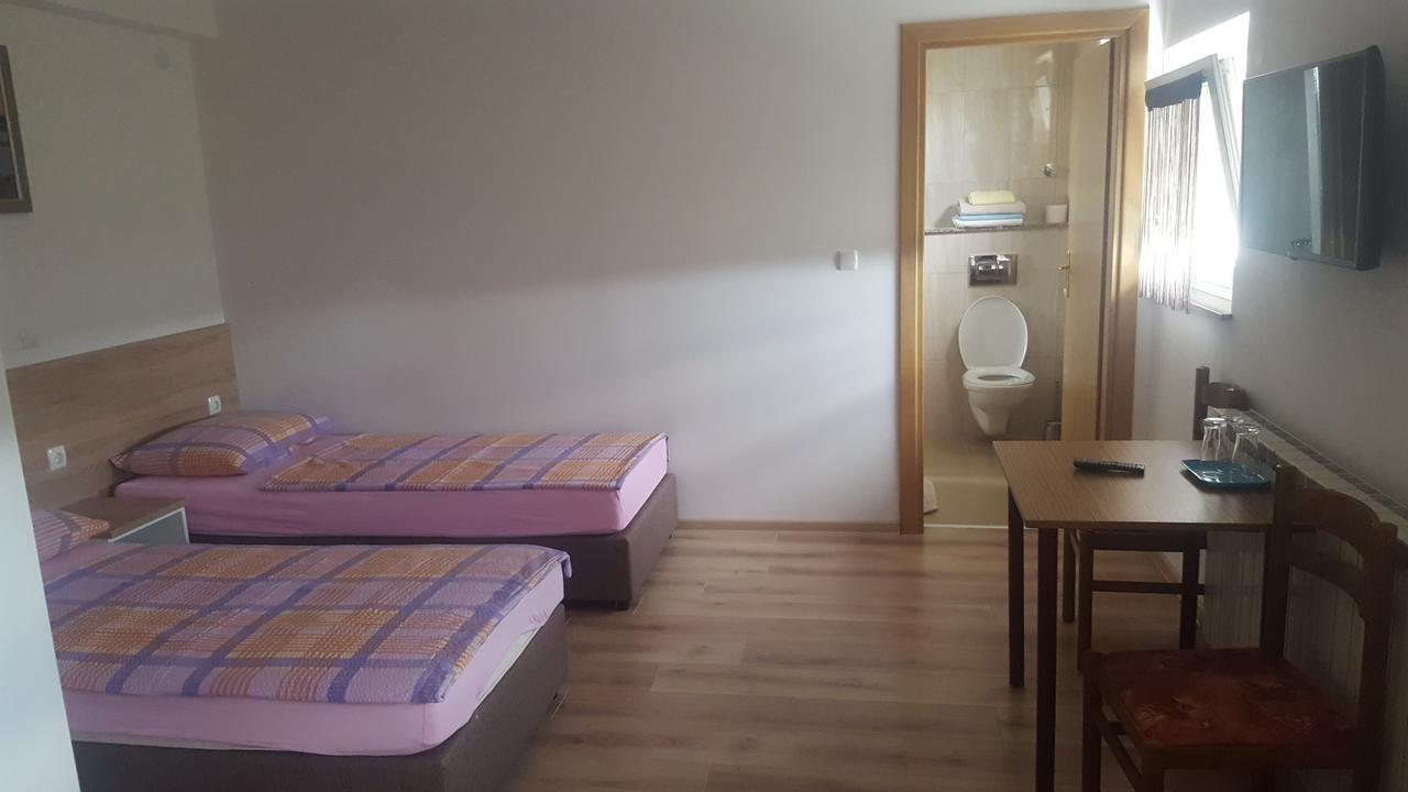 Sobe Mrak Acomodação com café da manhã Bjelovar Exterior foto