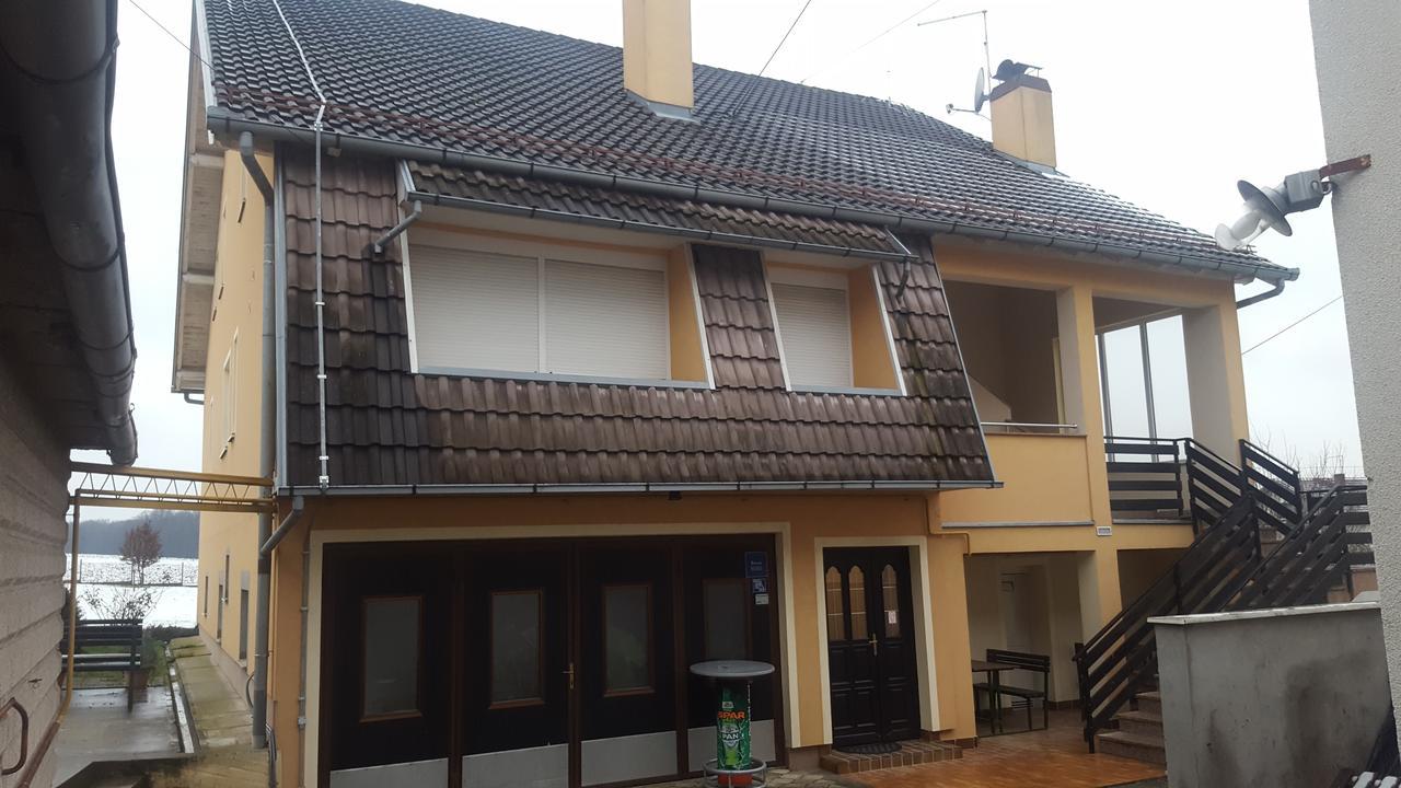 Sobe Mrak Acomodação com café da manhã Bjelovar Exterior foto